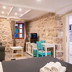 Petit Nook By Duhomes דירה